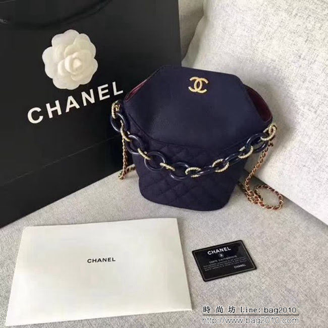 香奈兒CHANEL 2018新款羊皮徽章時尚鏈條水桶包 DSC1315